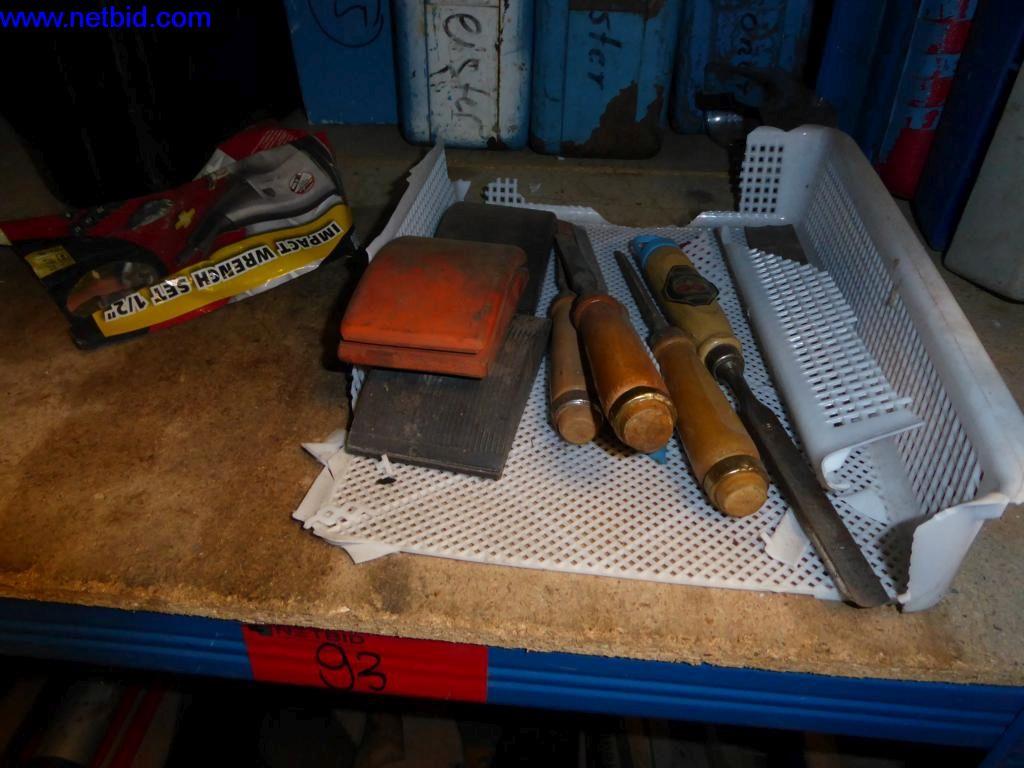 BGA, inventarios, materiales de montaje y vehículos de la división de techos-4