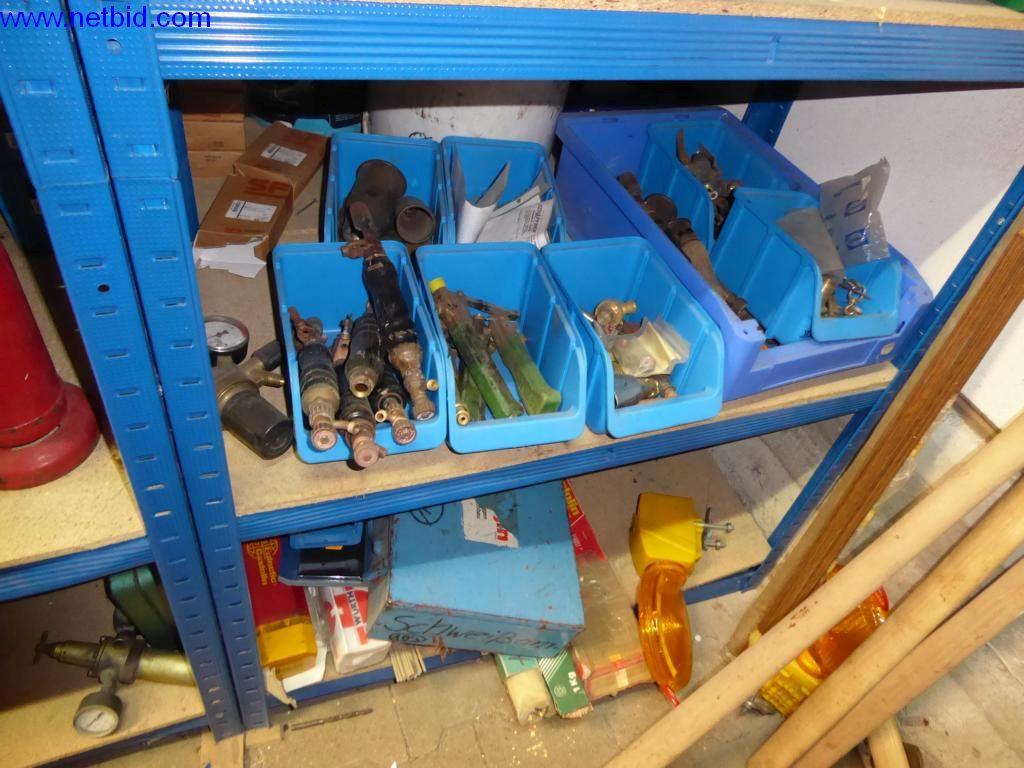 BGA, zapasy, materiały montażowe i pojazdy z działu pokryć dachowych-10