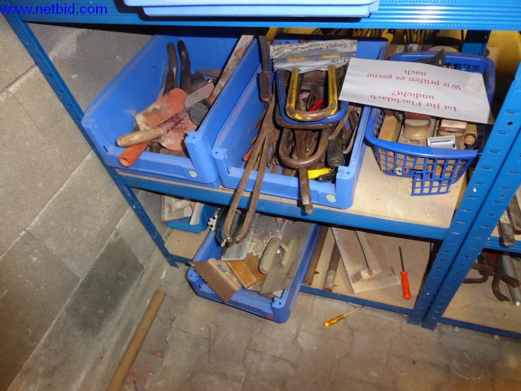 BGA, zapasy, materiały montażowe i pojazdy z działu pokryć dachowych-11