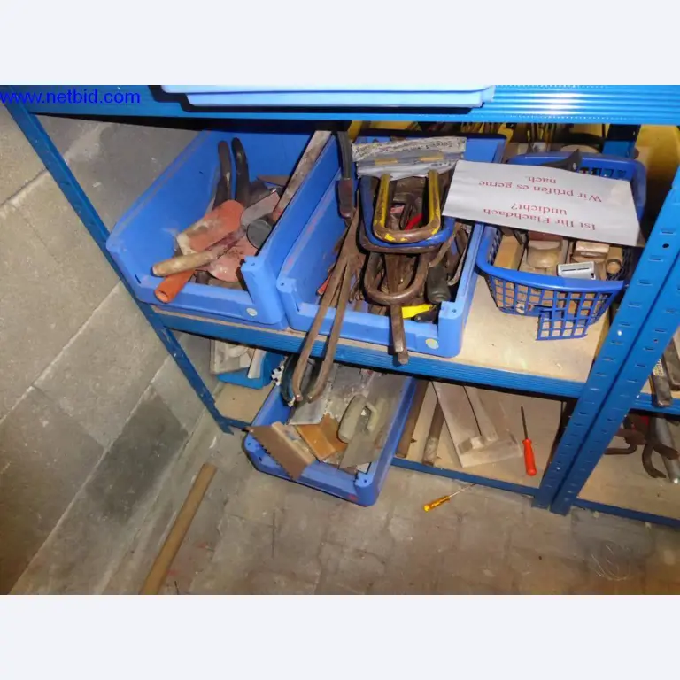 BGA, zapasy, materiały montażowe i pojazdy z działu pokryć dachowych-11