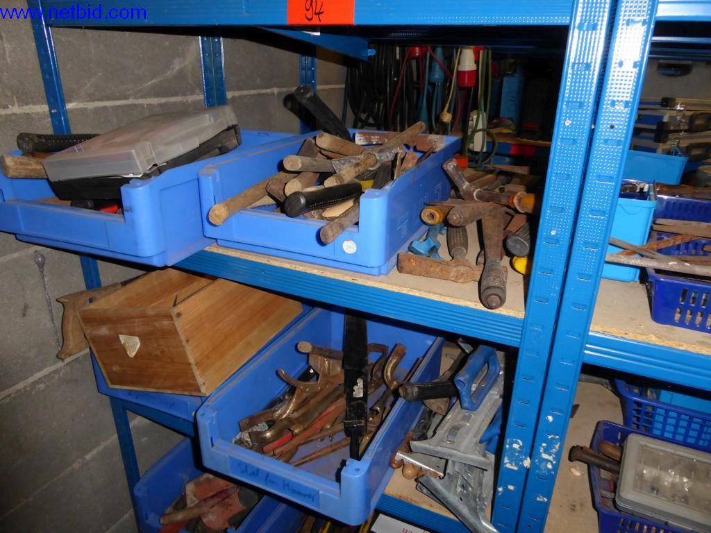 BGA, zapasy, materiały montażowe i pojazdy z działu pokryć dachowych-12