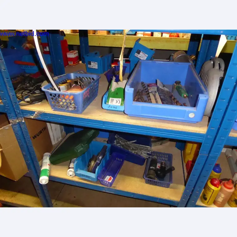 BGA, zapasy, materiały montażowe i pojazdy z działu pokryć dachowych-13