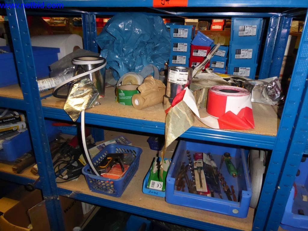 BGA, zapasy, materiały montażowe i pojazdy z działu pokryć dachowych-14