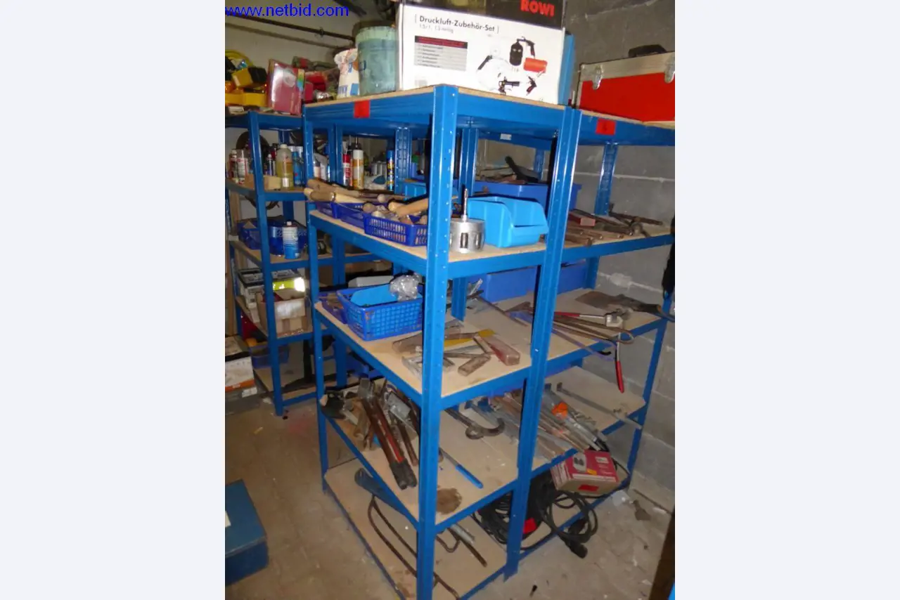 BGA, zapasy, materiały montażowe i pojazdy z działu pokryć dachowych-1