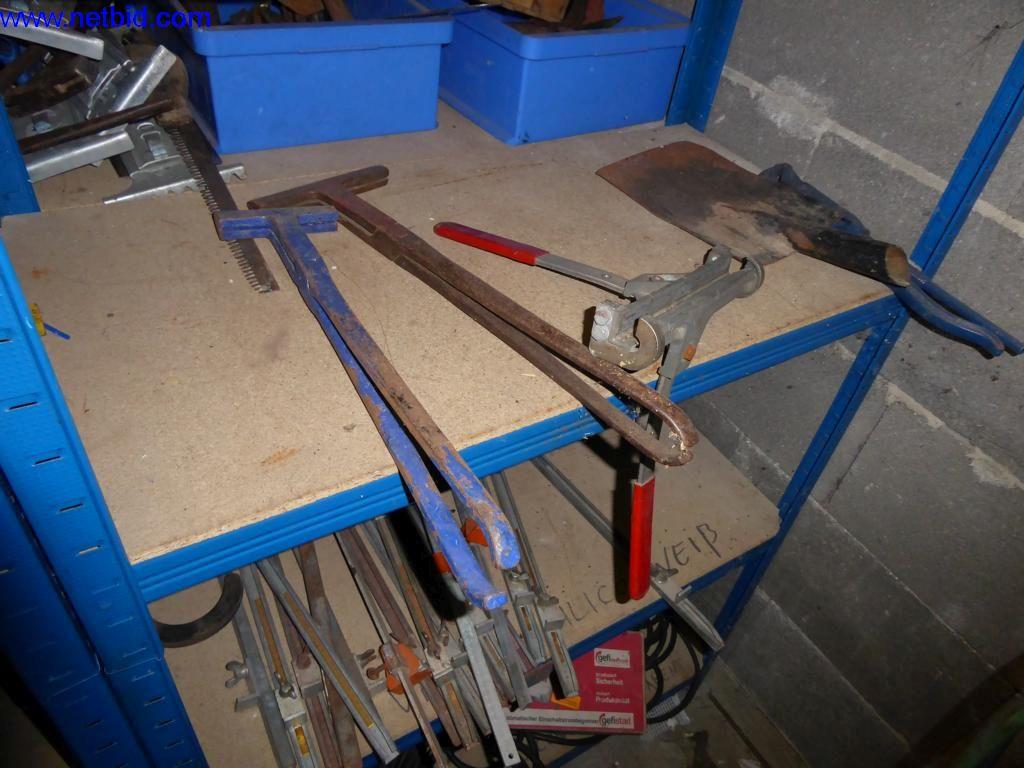 BGA, zapasy, materiały montażowe i pojazdy z działu pokryć dachowych-3