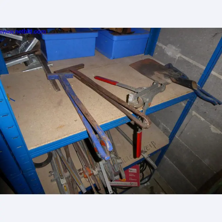 BGA, zapasy, materiały montażowe i pojazdy z działu pokryć dachowych-3