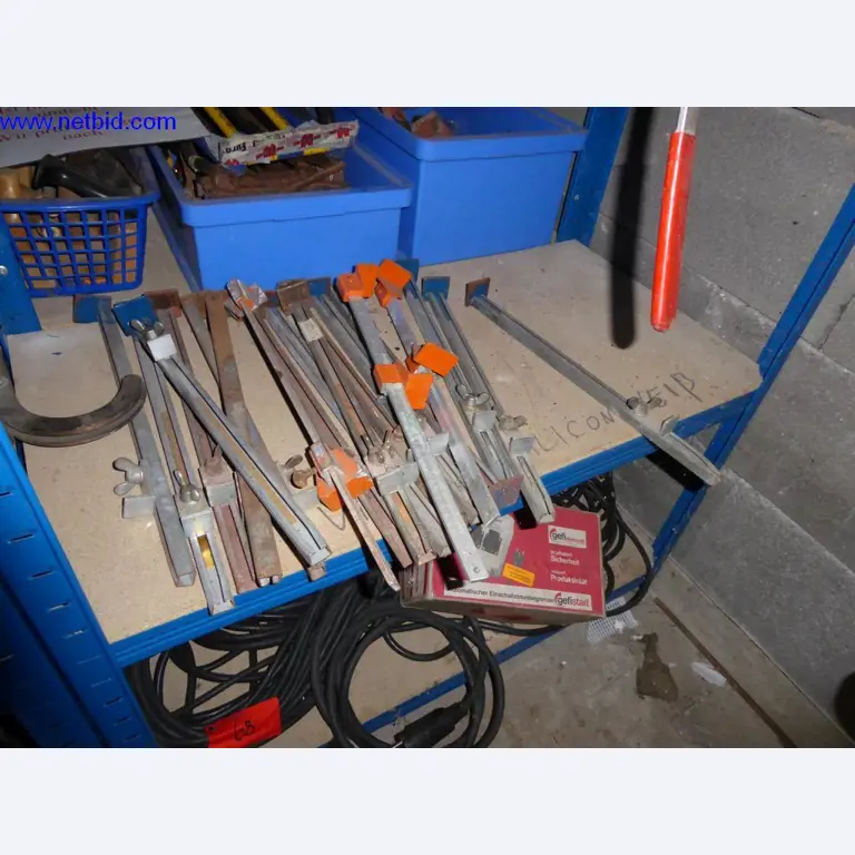 BGA, zapasy, materiały montażowe i pojazdy z działu pokryć dachowych-4