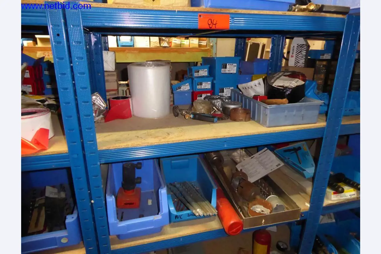 BGA, zapasy, materiały montażowe i pojazdy z działu pokryć dachowych-6