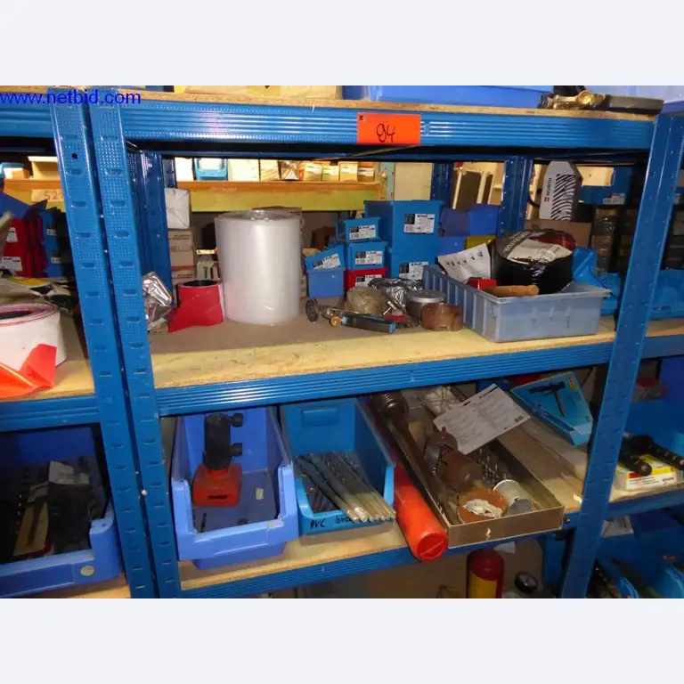 BGA, zapasy, materiały montażowe i pojazdy z działu pokryć dachowych-6