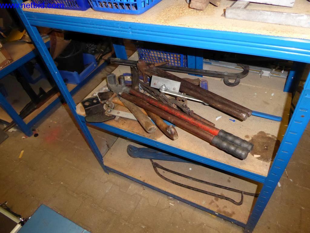 BGA, zapasy, materiały montażowe i pojazdy z działu pokryć dachowych-8