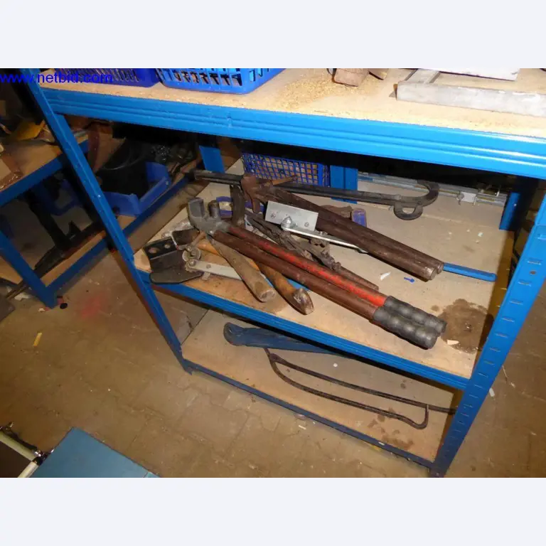 BGA, zapasy, materiały montażowe i pojazdy z działu pokryć dachowych-8