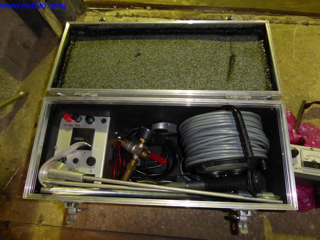 BGA, zásoby, montážní materiál a vozidla z divize střešních krytin.-2