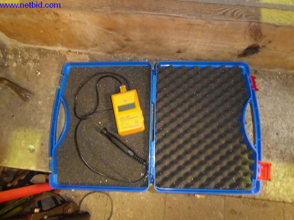 BGA, zásoby, montážní materiál a vozidla z divize střešních krytin.-3