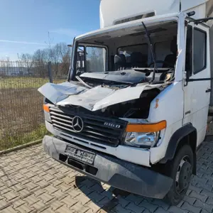 Vrachtwagen dekzeil bogen - Ongeluk Mercedes Benz  VARIO 816D Pritsche 6m 2xA