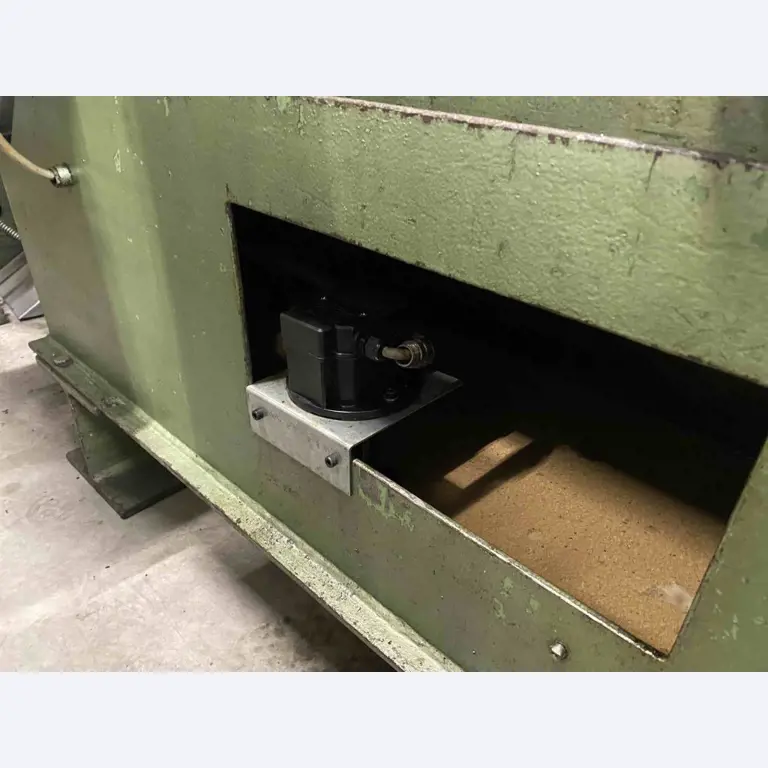 Maschinelle Einrichtung-12