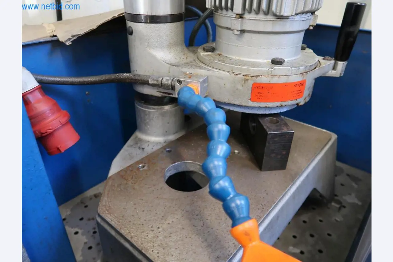 Metalworking machines and workshop equipment-3