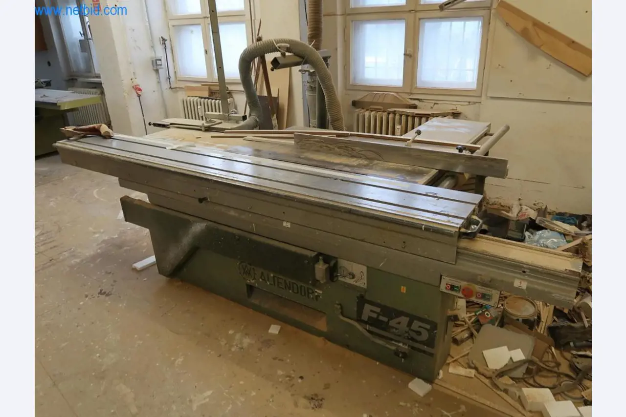 Machines d'une menuiserie-1
