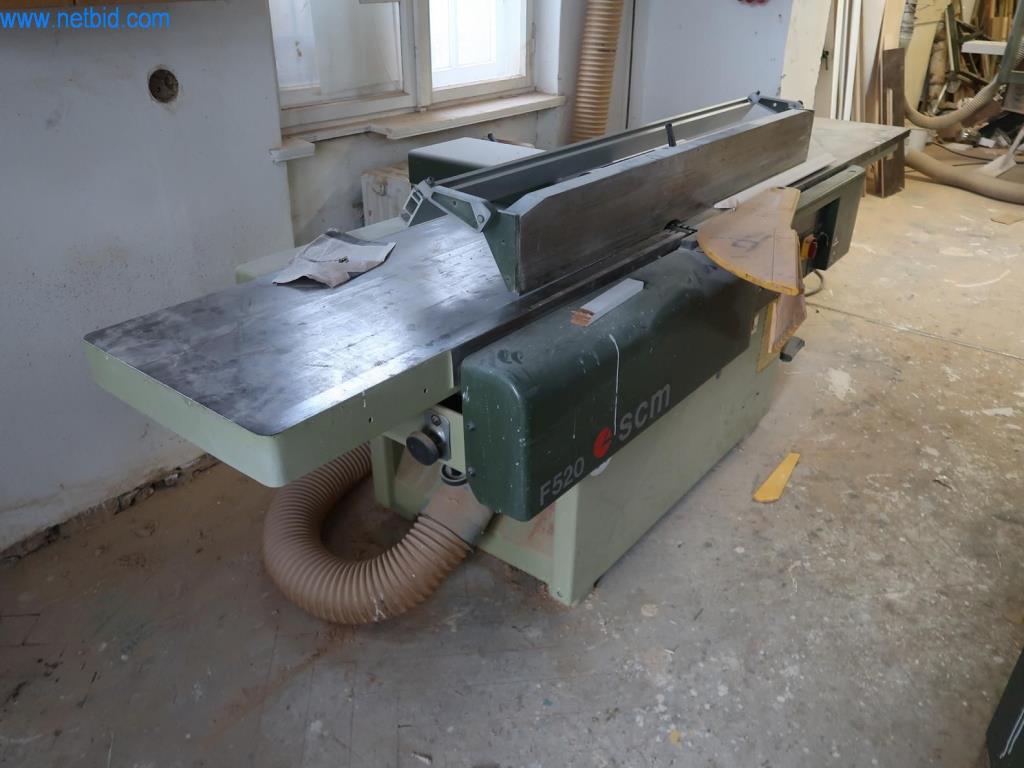 Maschinen einer Tischlerei-5