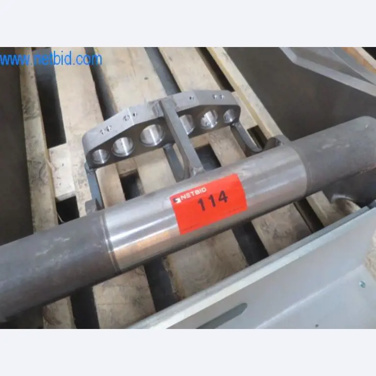 Anbaugeräte für Baumaschinen-2