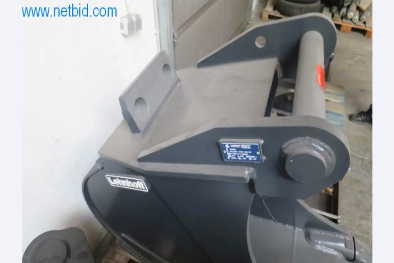 Anbaugeräte für Baumaschinen-3