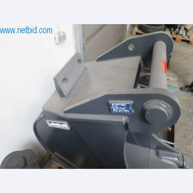 Anbaugeräte für Baumaschinen-3