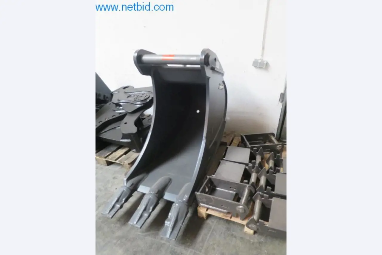 Anbaugeräte für Baumaschinen-1