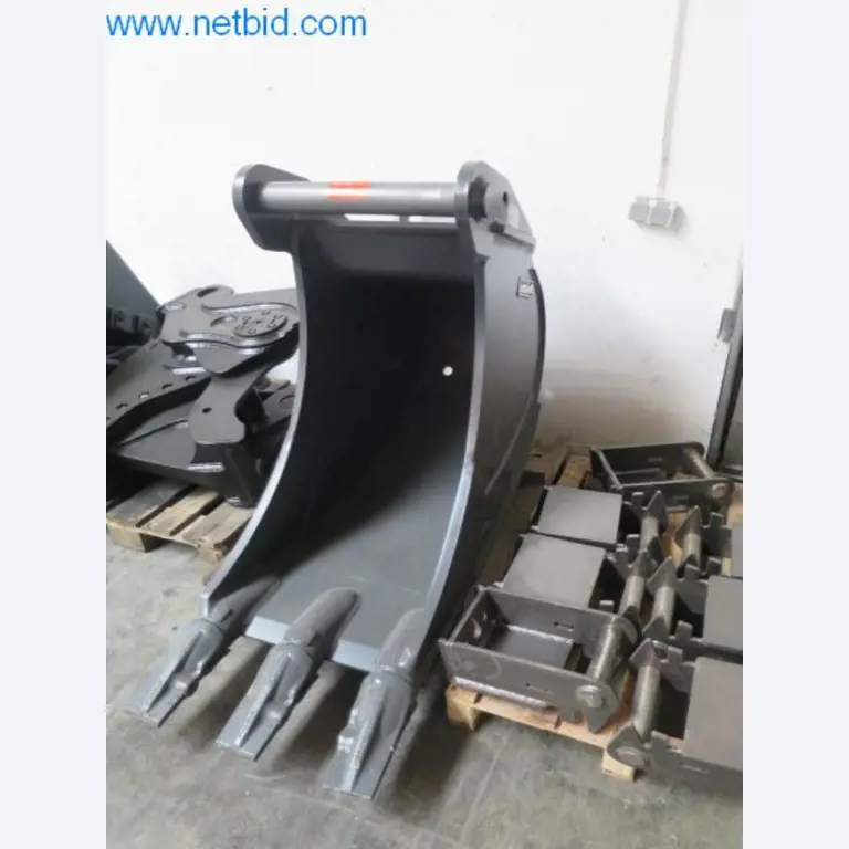 Anbaugeräte für Baumaschinen-1