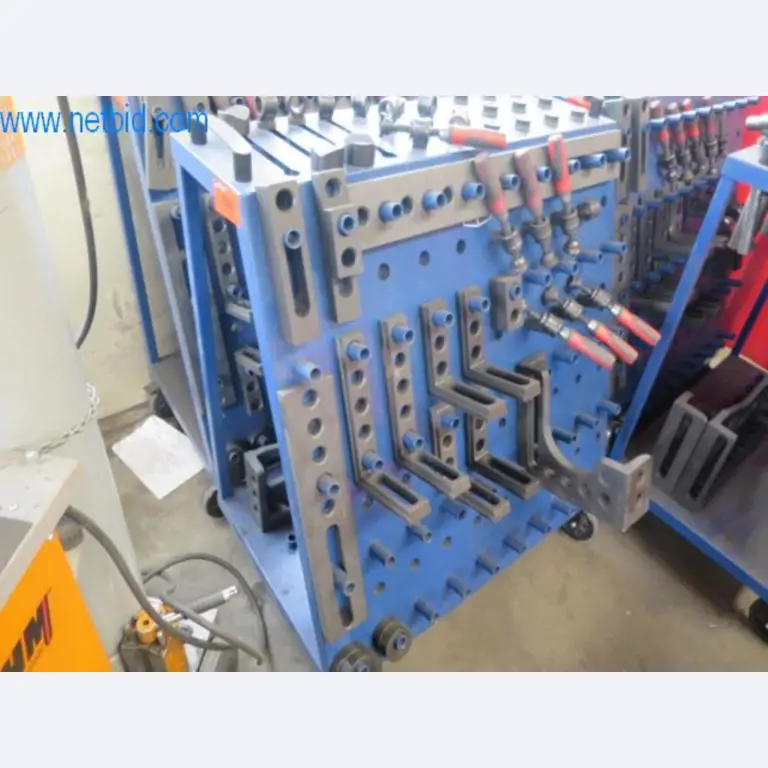 Anbaugeräte für Baumaschinen-1