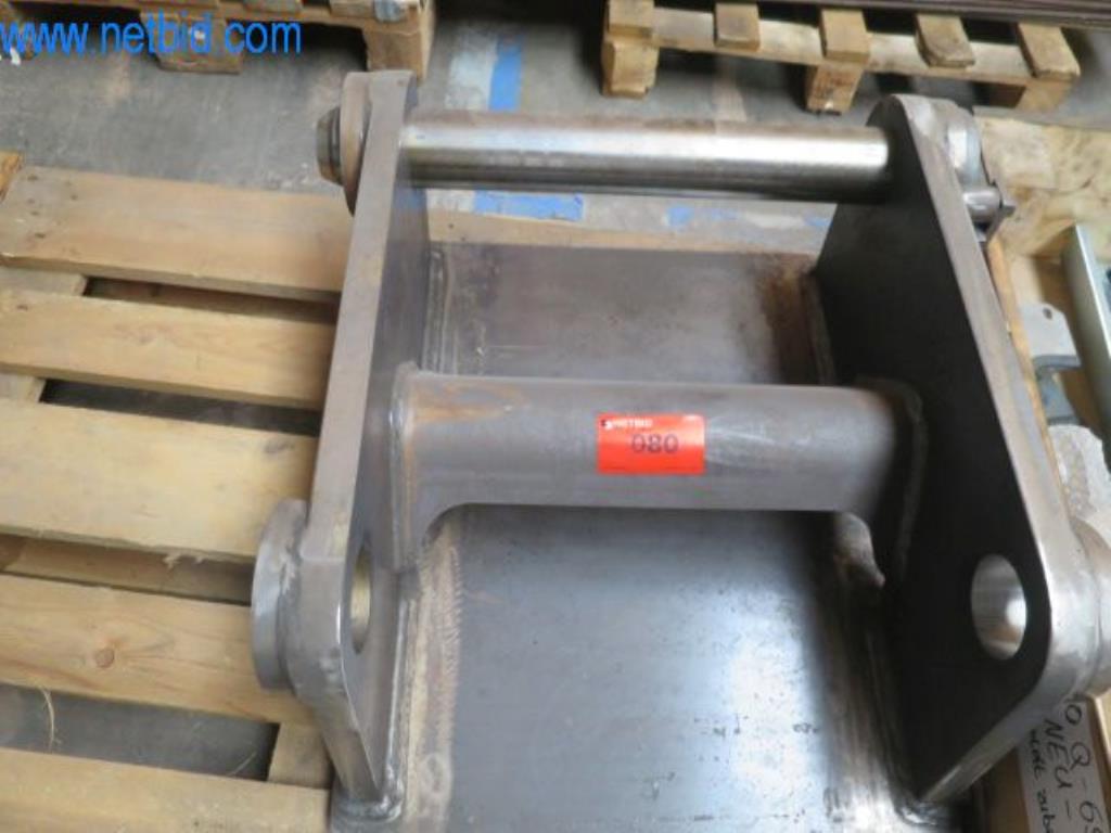 Anbaugeräte für Baumaschinen-1