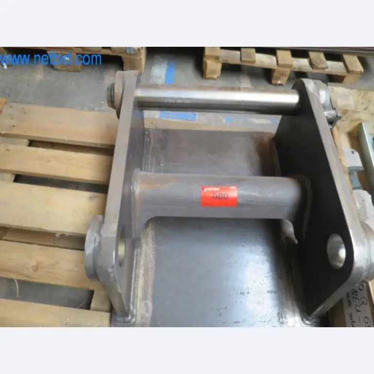 Anbaugeräte für Baumaschinen-1