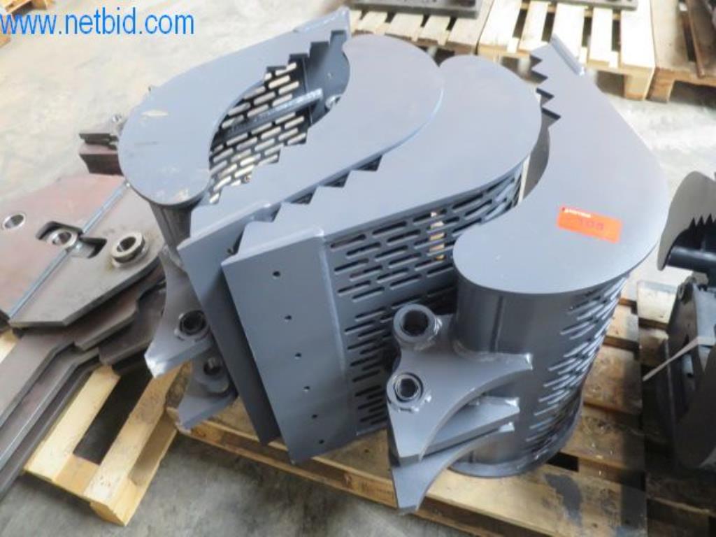 Anbaugeräte für Baumaschinen-3