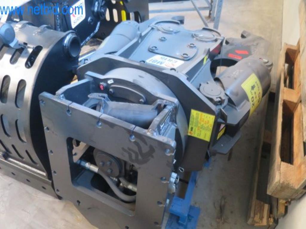 Anbaugeräte für Baumaschinen-3