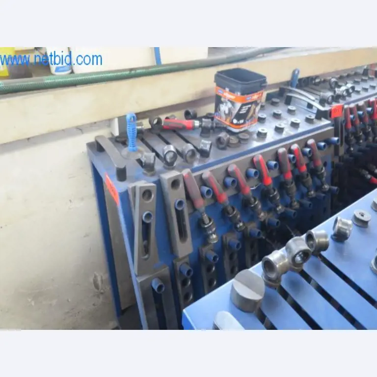 Anbaugeräte für Baumaschinen-1