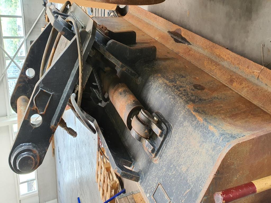 Osprzęt do maszyn budowlanych-2