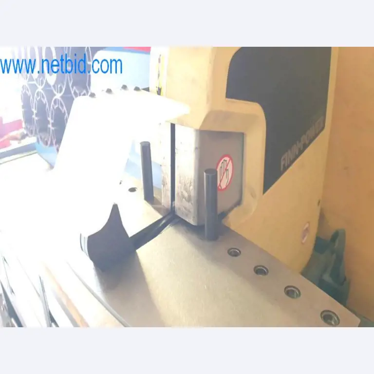 Anbaugeräte für Baumaschinen-2