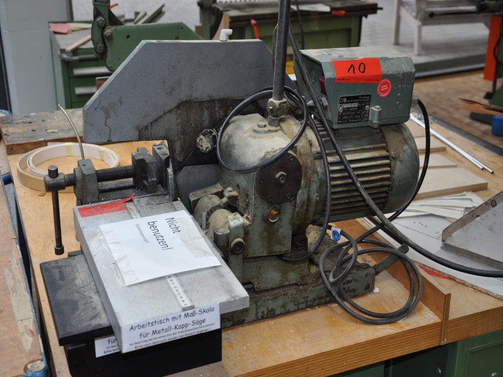 Tischlereimaschinen aus der Lehrwerkstatt einer beruflichen Schule-3