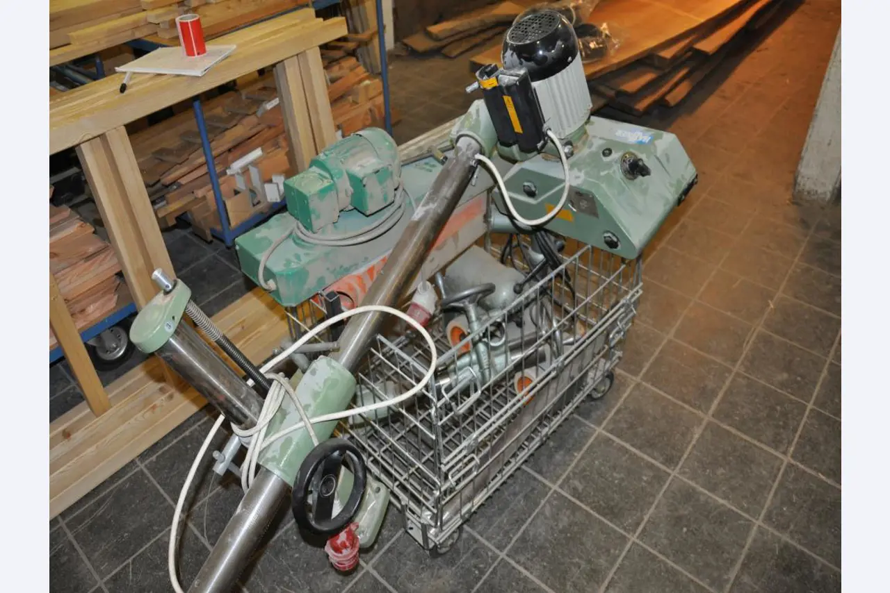 Carpentry machines from the training workshop of a vocational school-1