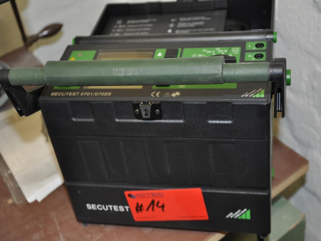 Máquinas de carpintería del taller de formación de una escuela profesional-2