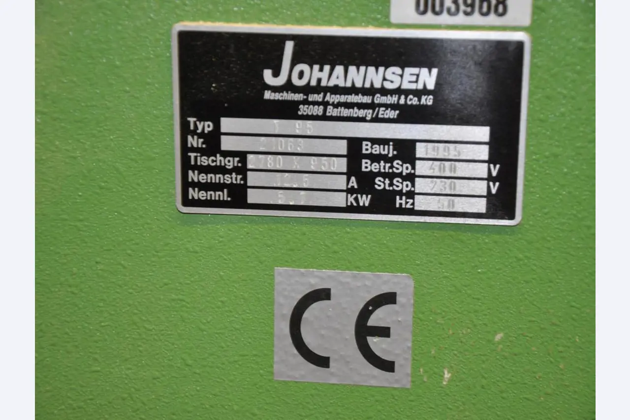 Tischlereimaschinen aus der Lehrwerkstatt einer beruflichen Schule-2