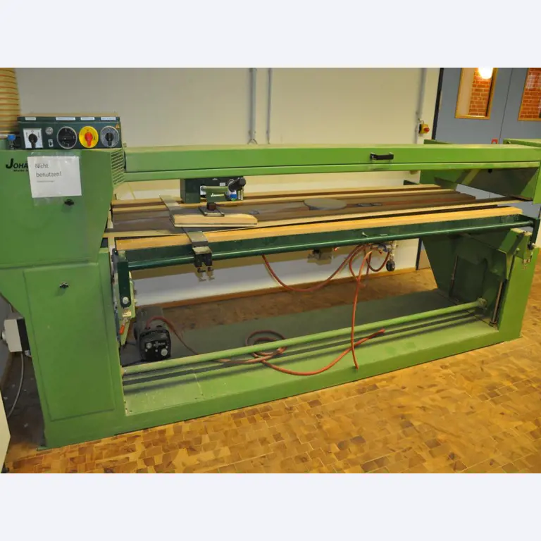 Tischlereimaschinen aus der Lehrwerkstatt einer beruflichen Schule-3