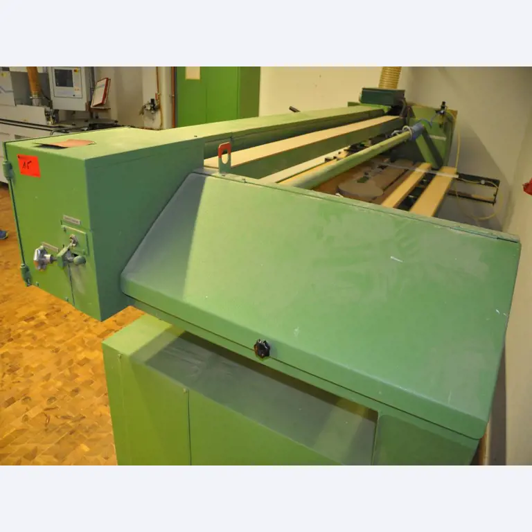 Tischlereimaschinen aus der Lehrwerkstatt einer beruflichen Schule-5