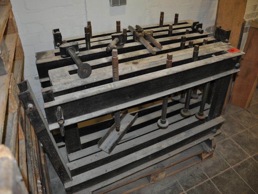 Tischlereimaschinen aus der Lehrwerkstatt einer beruflichen Schule-2