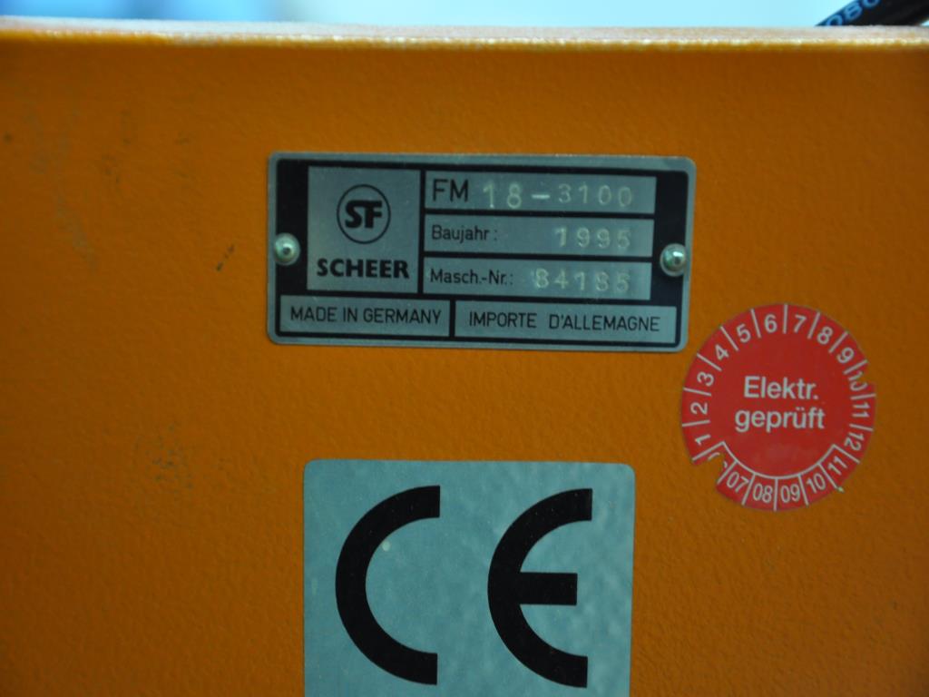 Máquinas de carpintaria da oficina de formação de uma escola profissional-2