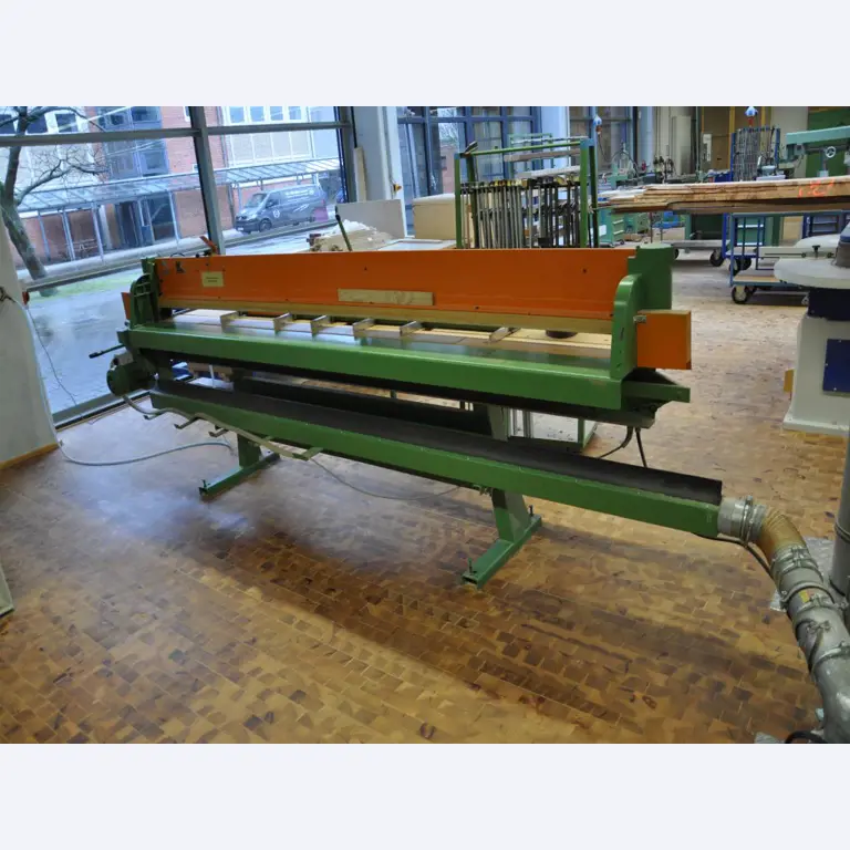 Máquinas de carpintaria da oficina de formação de uma escola profissional-3