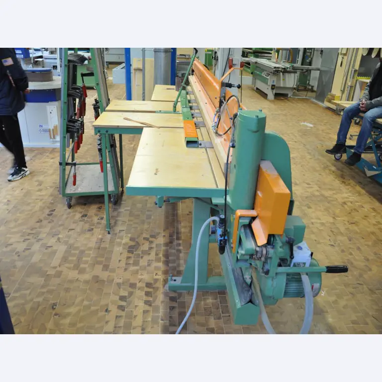 Máquinas de carpintaria da oficina de formação de uma escola profissional-4