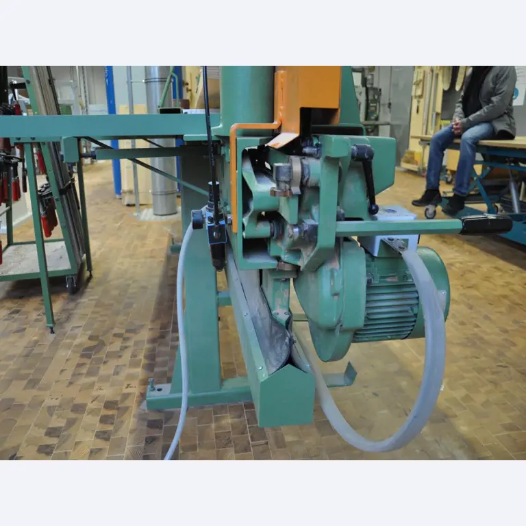 Máquinas de carpintaria da oficina de formação de uma escola profissional-5