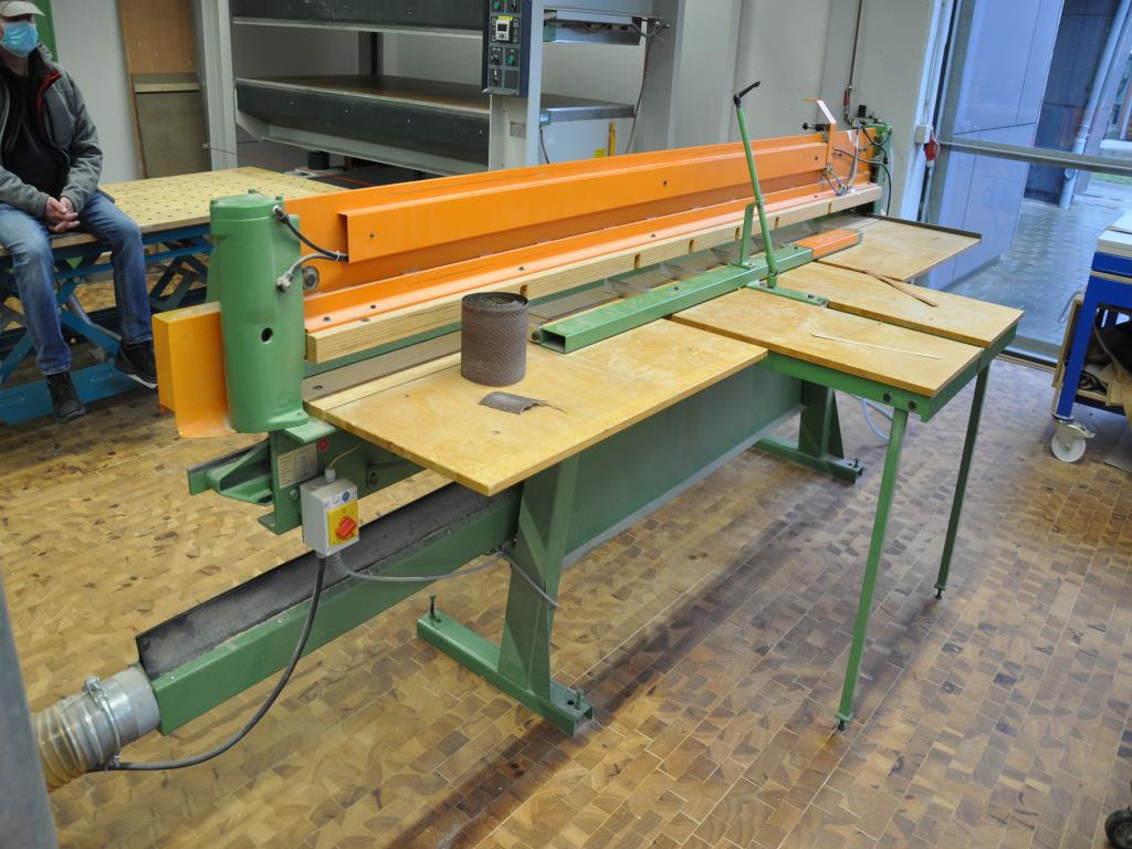 Máquinas de carpintaria da oficina de formação de uma escola profissional-7