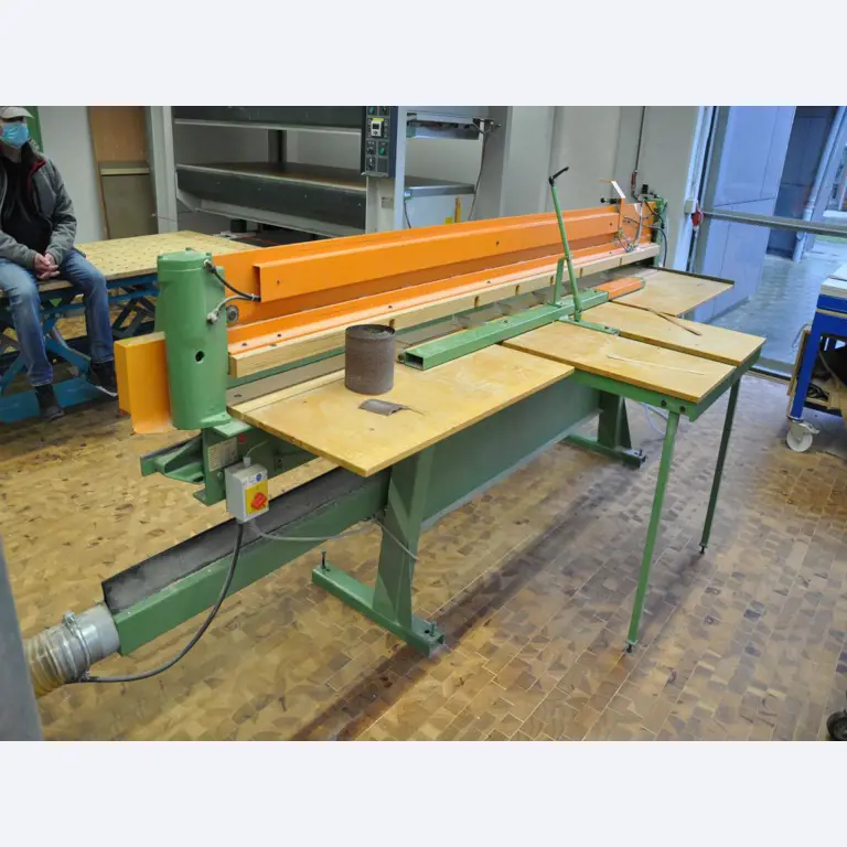 Máquinas de carpintaria da oficina de formação de uma escola profissional-7