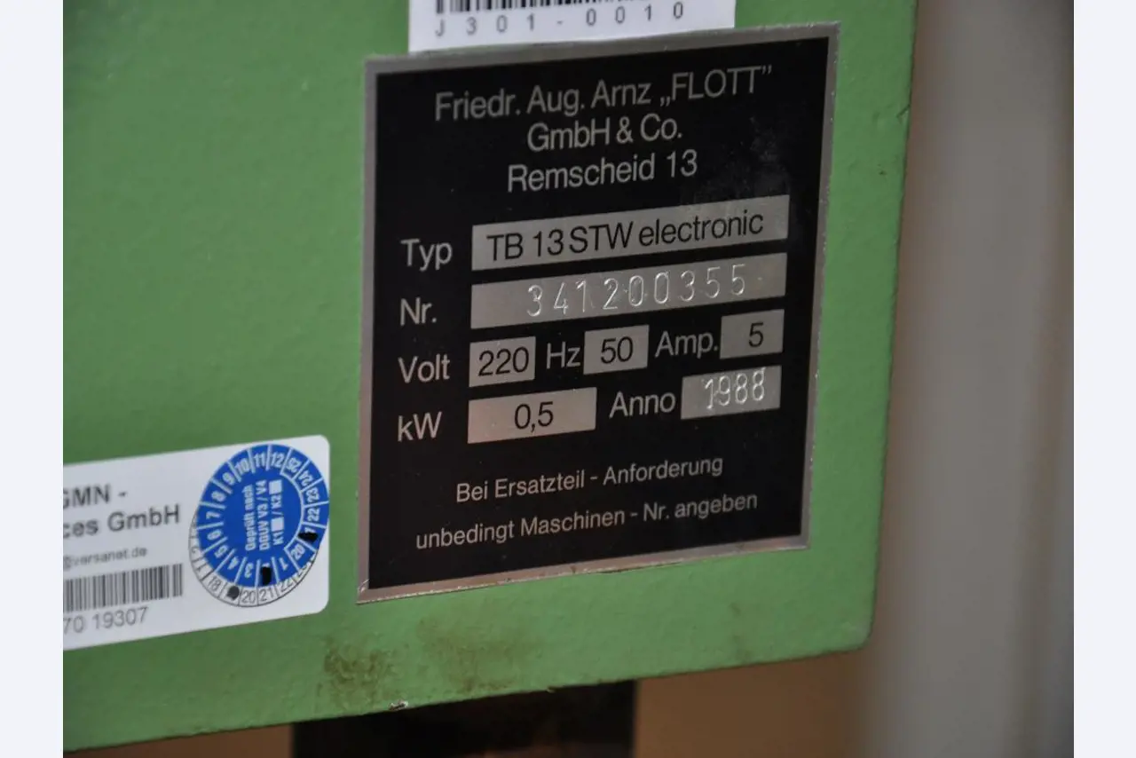 Tischlereimaschinen aus der Lehrwerkstatt einer beruflichen Schule-2