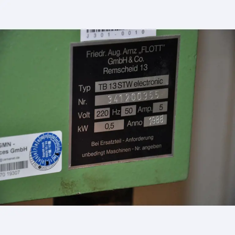 Tischlereimaschinen aus der Lehrwerkstatt einer beruflichen Schule-2